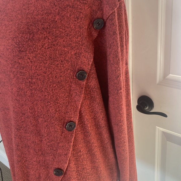 Retrology Fall Lagenlook Shabby Chic Asymmetrical Side Button Cowl Neck Fall Top - Picture 3 of 5